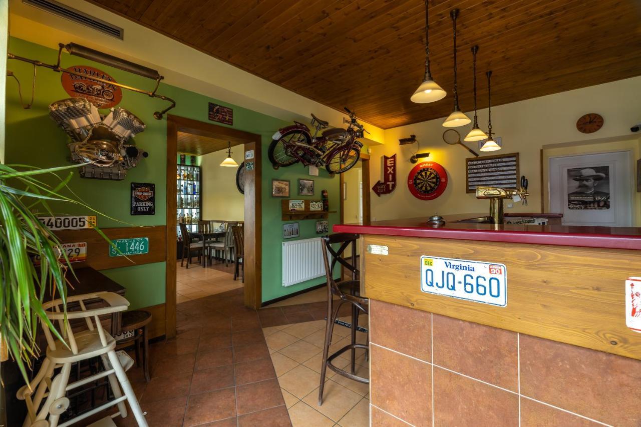 Penzion Rodos - Cafe Прага Экстерьер фото